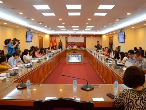 Các nhà báo tham gia bầu chọn