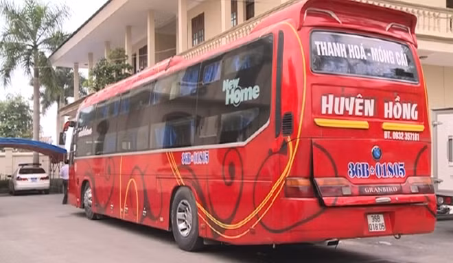 Xe khách 36B – 018.05 chạy tuyến Móng Cái – Thanh Hóa.