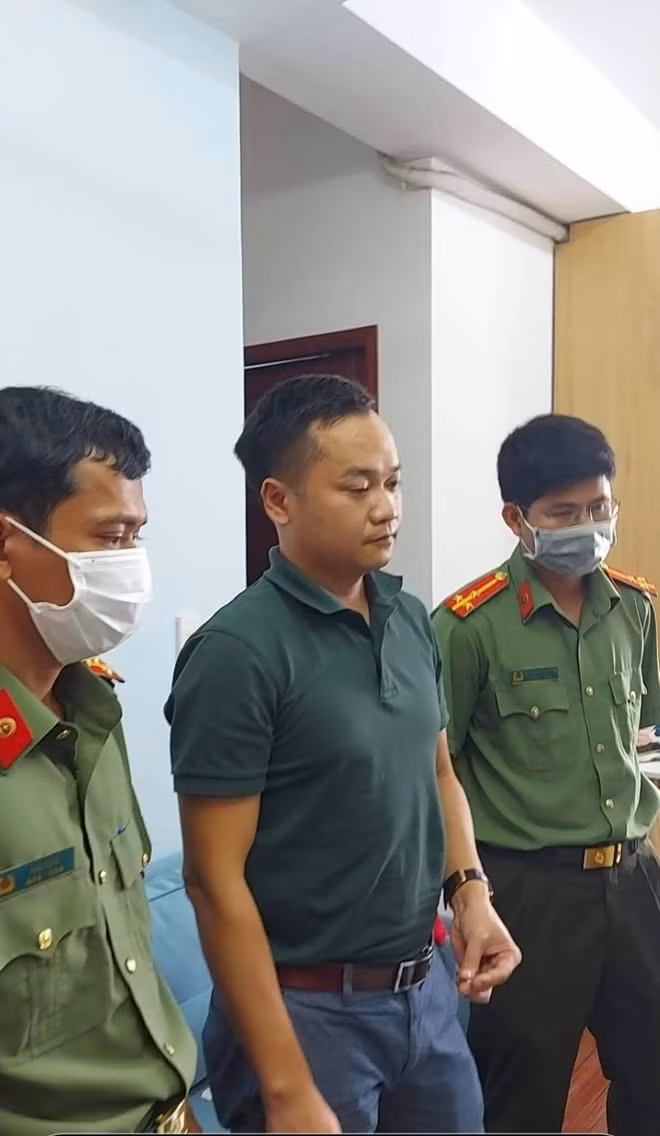 Cơ quan Công an đang khám xét nhà Đoàn Kiên Giang.