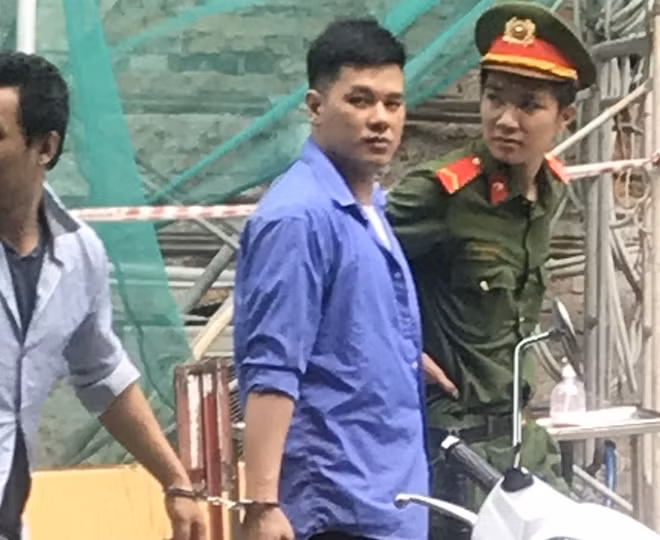 Một đối tượng trong băng nhóm giang hồ sau phiên xử