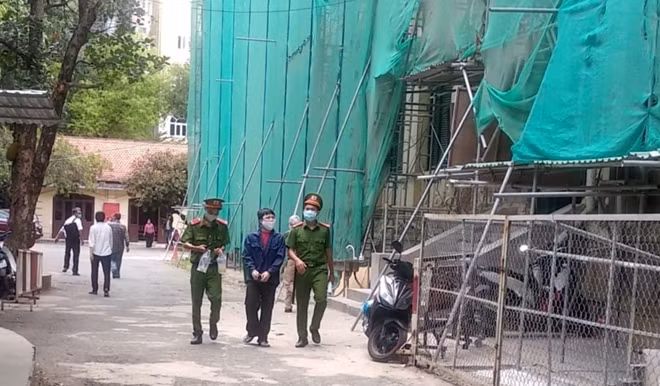 Đối tượng Châu Minh Cường bị giải về trại giam sau khi lãnh án