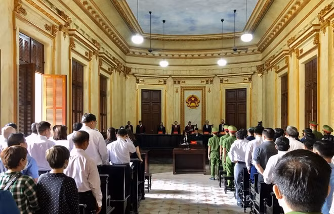 Toàn cảnh phiên tòa