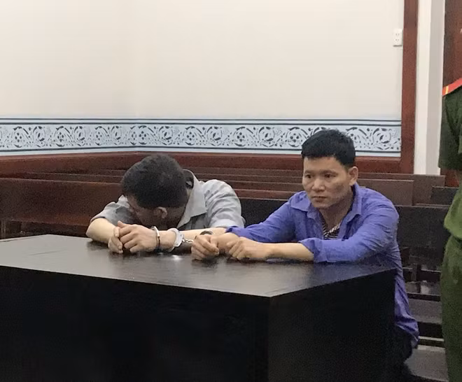 Hai đối tương Hưởng và Toàn tại tòa