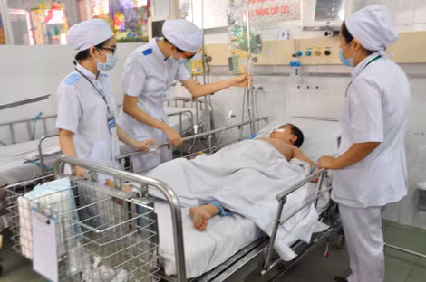 Đỉnh dịch sốt xuất huyết sẽ còn kéo dài qua năm 2016.