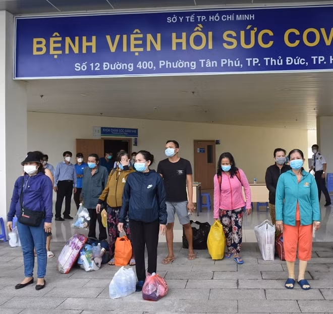 17 bệnh nhân nặng, nguy kịch ra viện (Ảnh: Khôi Nguyễn)