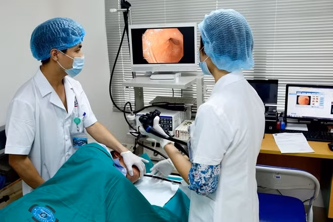 Nội soi dạ dày, thực quản để phát hiện bệnh sớm (Ảnh: Bệnh viện K)