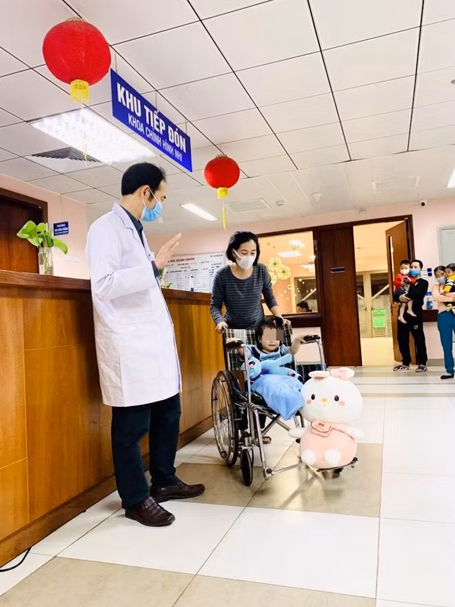 Bé gái chỉ bị chấn thương nhẹ và được xuất viện sau 5 ngày điều trị