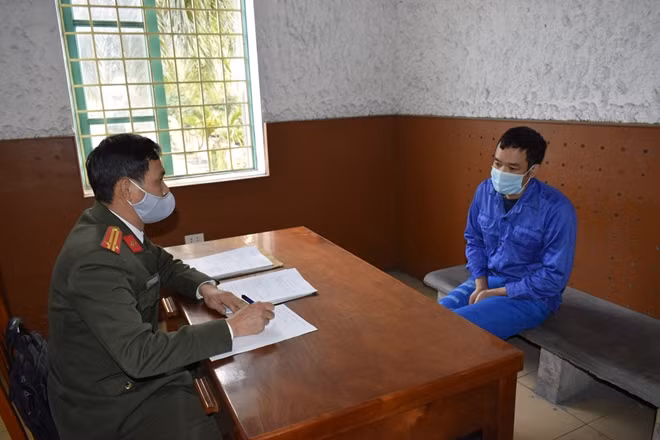 Cơ quan điều tra đang lấy lời khai đối tượng trong đường dây tổ chức đưa nhập cảnh trái phép vào Việt Nam