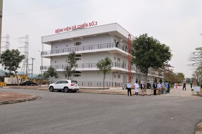 Bệnh viện Dã chiến số 3 Hải Dương sẵn sàng tiếp nhận bệnh nhân COVID-19 (Ảnh: Văn Sơn Dung)