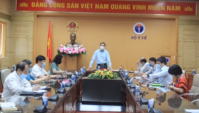 Thứ trưởng Trần Văn Thuấn phát biểu tại cuộc họp trực tuyến