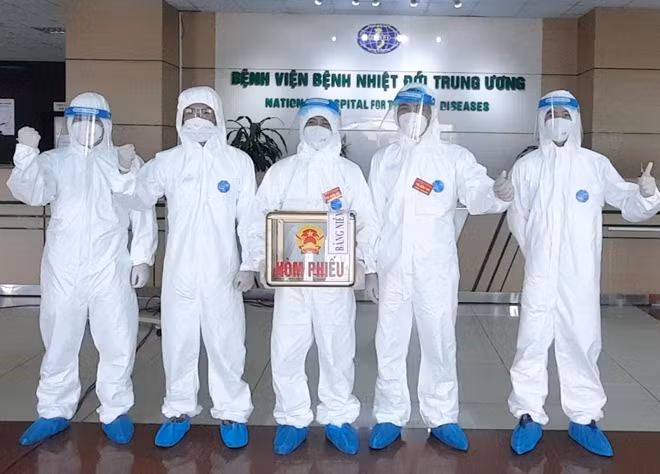 Ngay từ sáng sớm, công tác chuẩn bị cho bỏ phiếu đã sẵn sàng