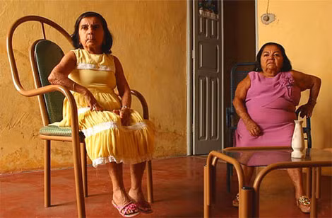 Beatriz và Joana Nascimento là hai chị em song sinh đã 72 tuổi trong cộng đồng người lùn còn lại ở Itabaianinha. Beatriz và Joana Nascimento là hai chị em song sinh đã 72 tuổi trong cộng đồng người lùn còn lại ở Itabaianinha.