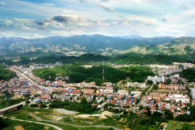 Thành phố Điện Biên Phủ giờ đây đã tiến những bước dài, xứng đáng là cánh chim đầu đàn của một thủ phủ vùng cao.