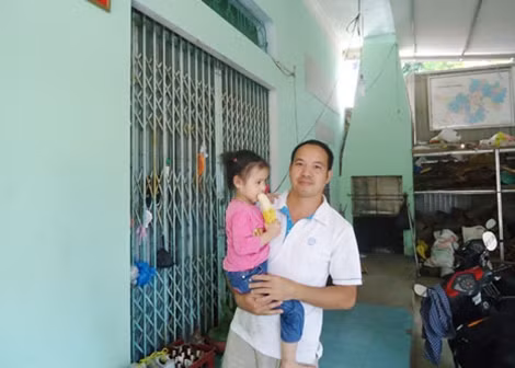 Anh Đỗ Khắc Chí và con gái.