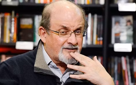 Nhà văn Salman Rushdie.