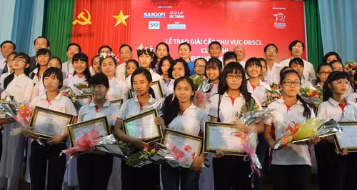 Cuộc thi “Prudential – Văn hay Chữ tốt” ngày càng lan toả, thu hút đông đảo học sinh khu vực ĐBSCL tham gia.
