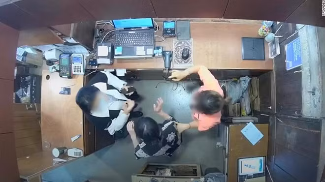 Bê bối của vợ đại sứ Bỉ tại Hàn Quốc xảy ra tại một cửa hàng quần áo ở Seoul. Ảnh: CNN.