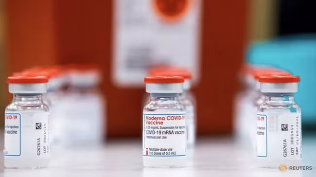 Vaccine ngừa COVID-19 của hãng Moderna (Mỹ). Ảnh: Reuters. Vaccine ngừa COVID-19 của hãng Moderna (Mỹ). Ảnh: Reuters.