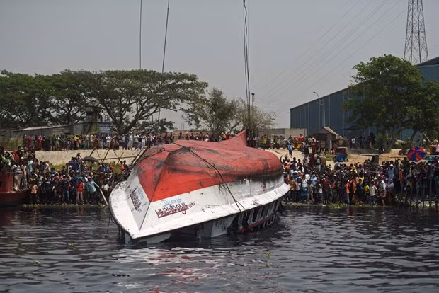 Tai nạn tàu thuỷ thường xuyên xảy ra tại Bangladesh. Ảnh: Getty.