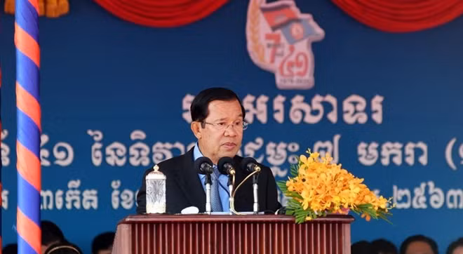 Thủ tướng Hun Sen nhấn mạnh vai trò và sự giúp đỡ của quân tình nguyện Việt Nam trên mặt trận tiêu diệt Khmer Đỏ. Ảnh: pressocm.