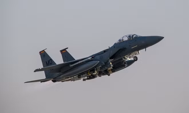 Tiên kích F-15E của Mỹ hoạt động tại Trung Đông đã đã thả 7 quả bom dẫn đường trong vụ không kích Syria. Ảnh: USAF.