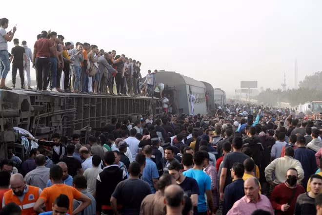 Vụ tai nạn khiến ít nhất 11 người thiệt mạng. Ảnh: Reuters.