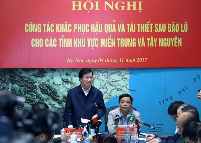 Phó Thủ tướng Trịnh Đình Dũng chủ trì họp với các bộ, ngành khắc phục hậu quả sau bão lũ