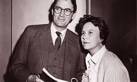 Nam tài tử Gregory Peck và nhà văn Harper Lee - Ảnh: Bettmann/Corbis.