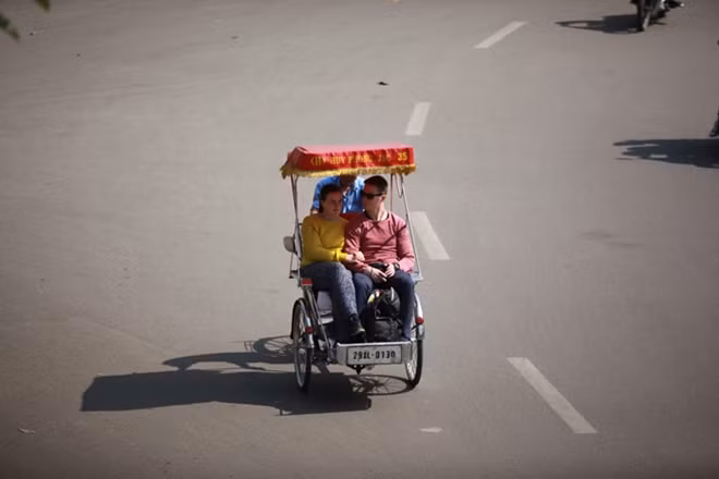 Chuyến xích lô cuối cùng... chào đón khoảnh khắc giao thừa.