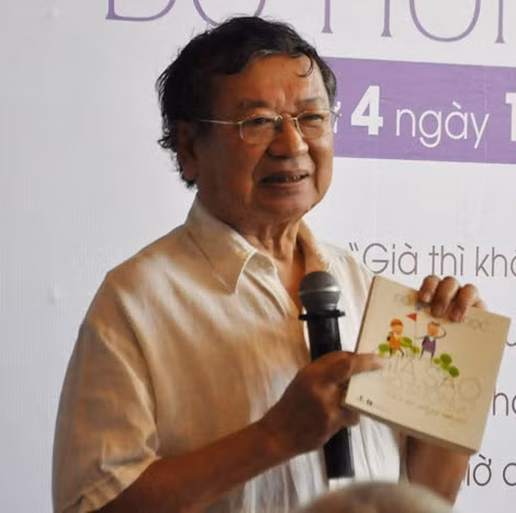 Nhà văn - bác sĩ Đỗ Hồng Ngọc.