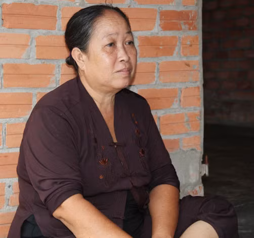 Bà Vân đau đớn kể về cái chết thương tâm của con trai. Bà Vân đau đớn kể về cái chết thương tâm của con trai.