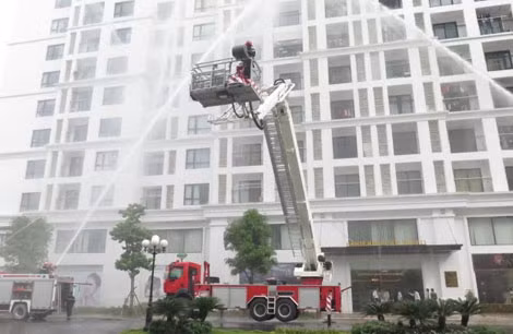 Diễn tập PCCC và CNCH tại Vinhomes Times City.