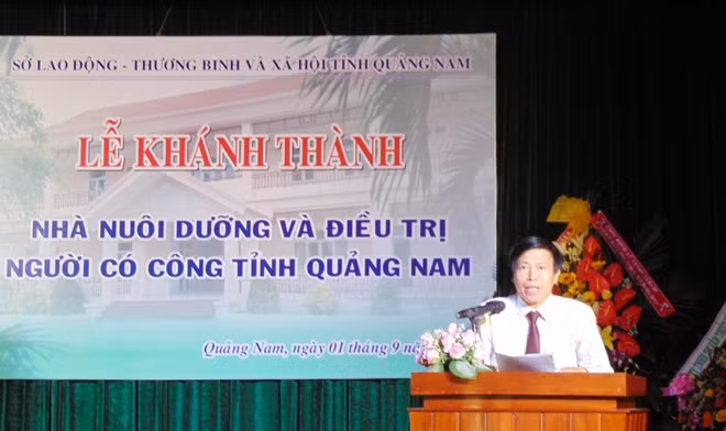 Ông Huỳnh Tấn Triều phát biểu tại lễ khánh thành.