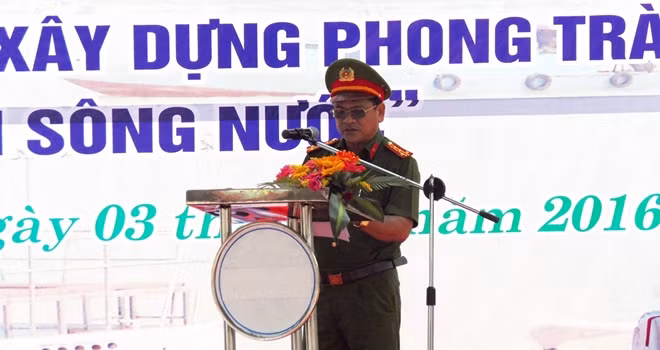 Đại tá Trương Quang Vinh phát biểu tại buổi lễ.