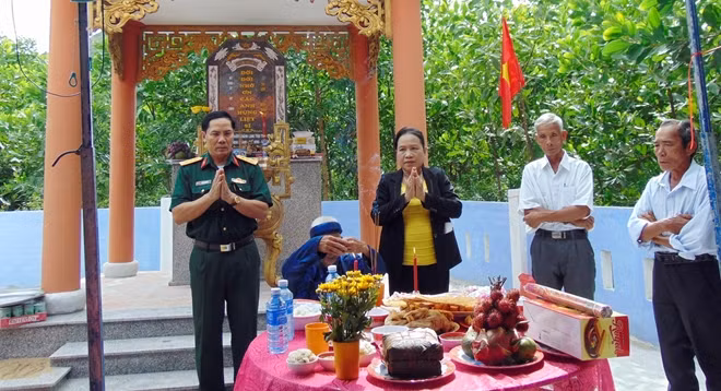 Lễ cúng "ngôi nhà mới" cho 21 liệt sĩ Trại Tiệp.