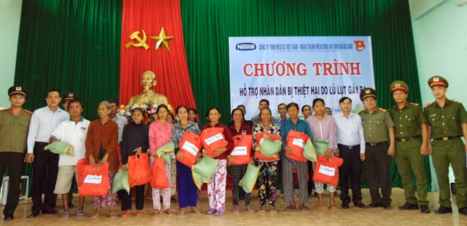Việc hỗ trợ kịp thời cho bà con vùng lũ sẽ giúp họ sớm khắc phục khó khăn, nhanh chóng ổn định đời sống.