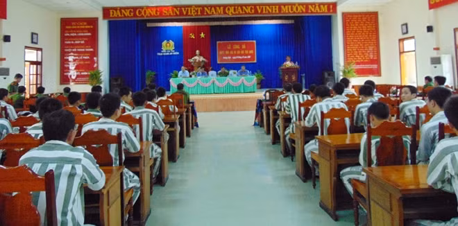 Quang cảnh lễ công bố quyết định đặc xá.