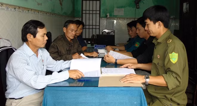 Lực lượng chức năng xã Đại Hiệp họp bàn triển khai phương án đảm bảo ANTT.