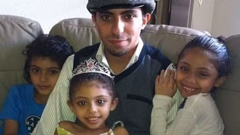 Raif Badawi và các con.