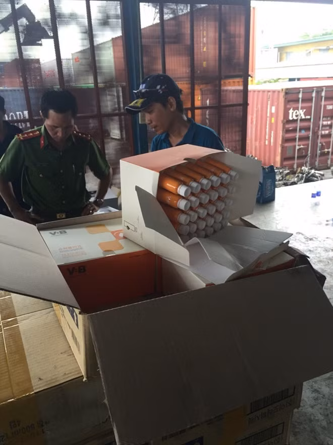 Hàng nhập lậu còn có nhiều mỹ phẩm....