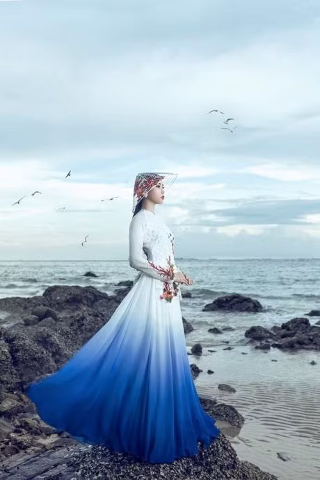 Bức ảnh giúp Nam Em đạt giải tại Miss Earth. Bức ảnh giúp Nam Em đạt giải tại Miss Earth.