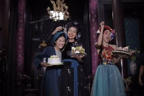 Niềm vui của Ngô Thanh Vân trên trường quay.