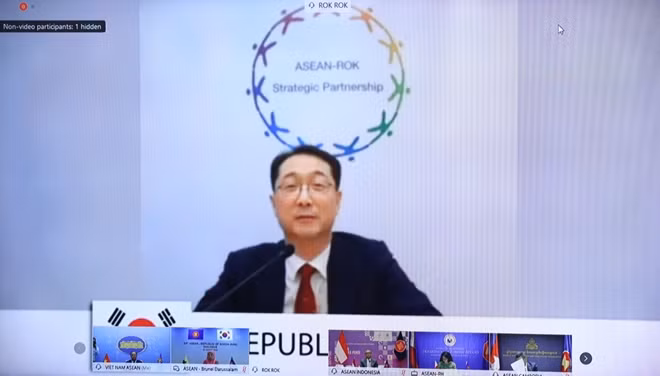 Hàn Quốc đánh giá cao nỗ lực đồng bộ của ASEAN dưới tinh thần "Gắn kết và Chủ động thích ứng" và vai trò Chủ tịch ASEAN 2020 của Việt Nam trong ứng phó kịp thời và hiệu quả các tác động của dịch COVID-19.
