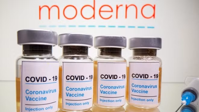 Vaccine COVID-19 của Moderna được phê duyệt khẩn cấp. Ảnh: Reuters.