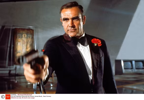Sir Sean Connery được xem là nam diễn viên xuất sắc nhất đóng vai điệp viên 007, theo kết quả của nhiều cuộc thăm dò.