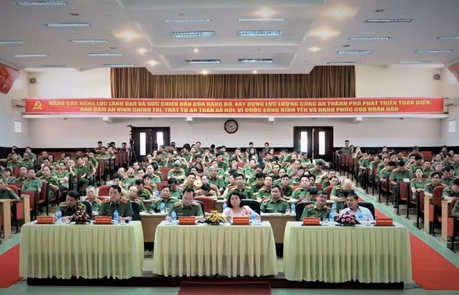 Các đại biểu đã gửi đến hội nghị 120 tham luận đóng góp ý kiến về công tác kiểm tra, giám sát