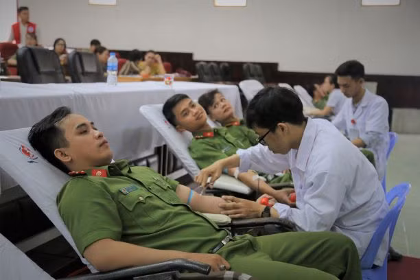 Tuổi trẻ Công an TP Đà Nẵng hiến máu nhân đạo