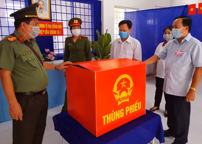 Uỷ ban bầu cử tỉnh Trà Vinh yêu cầu đảm bảo 100% các điểm bầu cử, các hoạt động bầu cử thực hiện đầy đủ khuyến cáo 5K của Bộ Y tế.