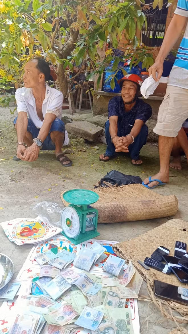 Chiều Mùng 3 Tết, Công an Vĩnh Long phá 3 sới bạc.