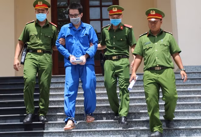 Bị cáo lãnh 19 năm tù.